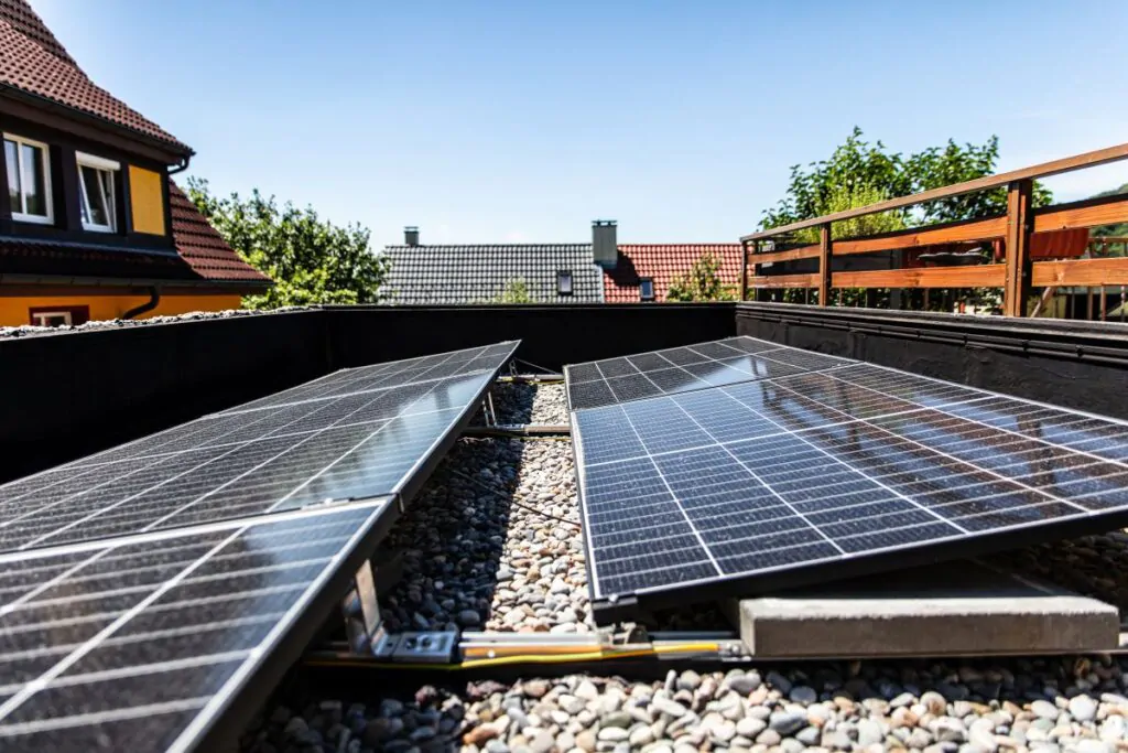 flat roof solar installation house area